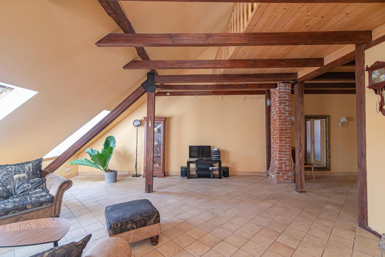 Spacious 2-Bedroom Apartment With Sauna In Vilnius Old Town By Urban Rent Bagian luar foto