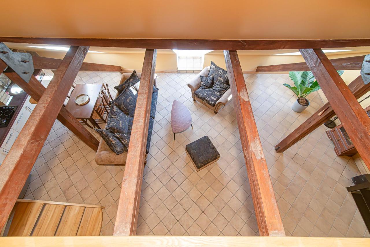 Spacious 2-Bedroom Apartment With Sauna In Vilnius Old Town By Urban Rent Bagian luar foto